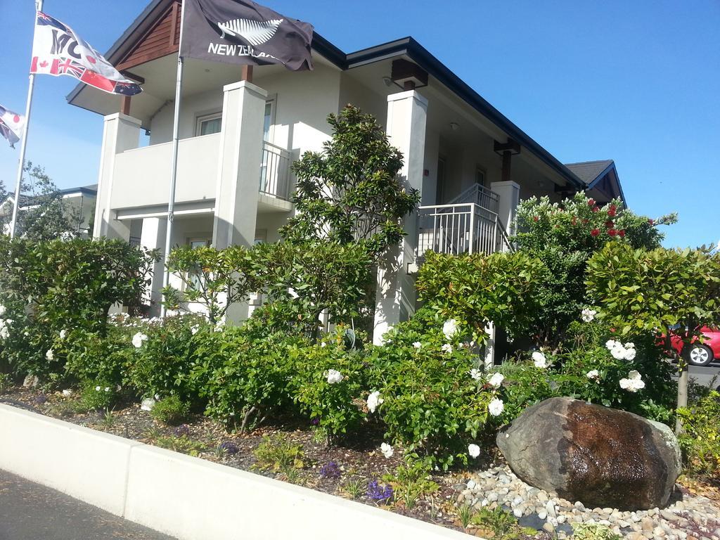 Cedar Grove Motor 5*