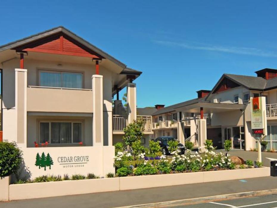 Cedar Grove Motor Motel 5*