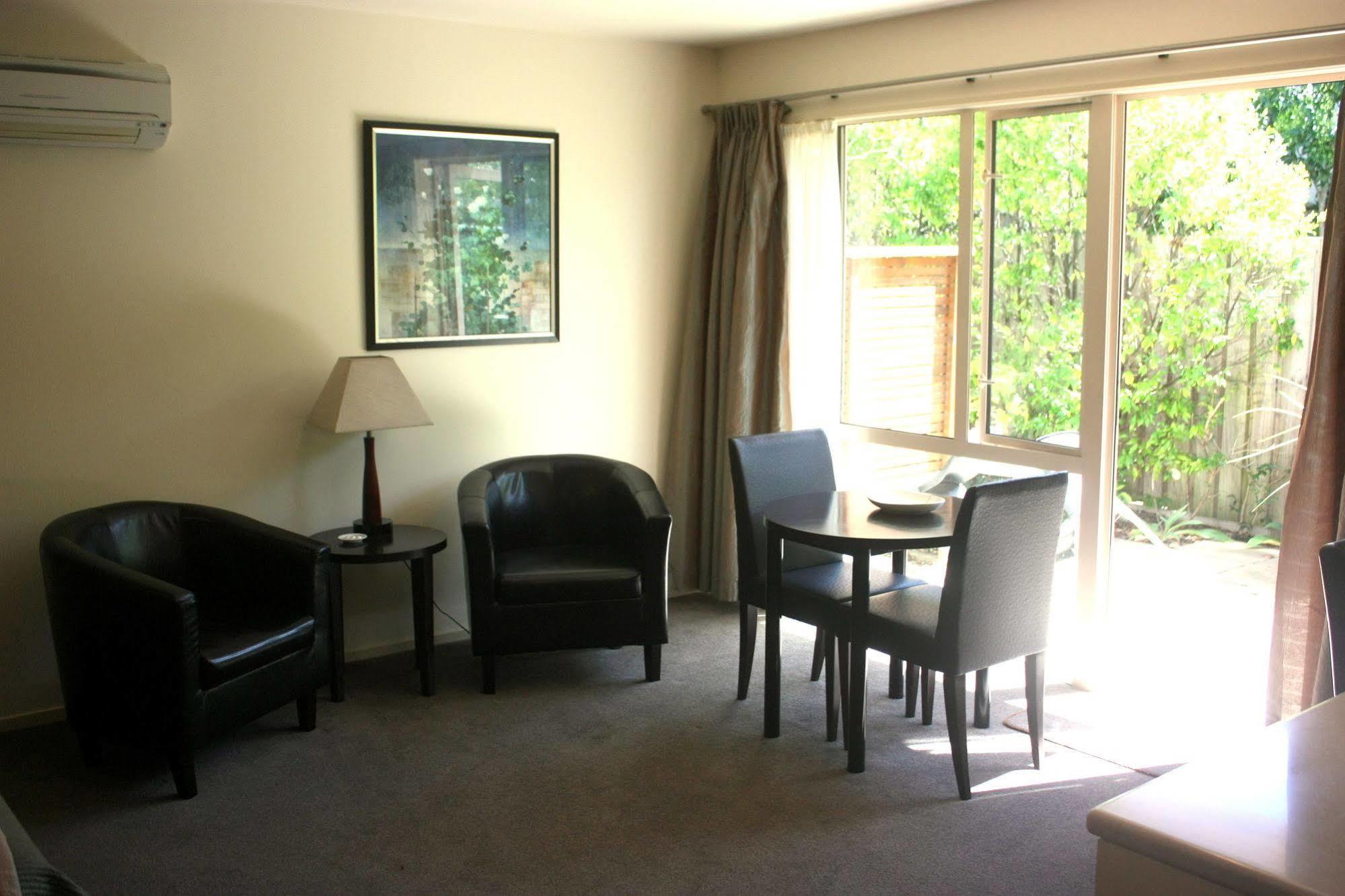 Cedar Grove Motor 5*